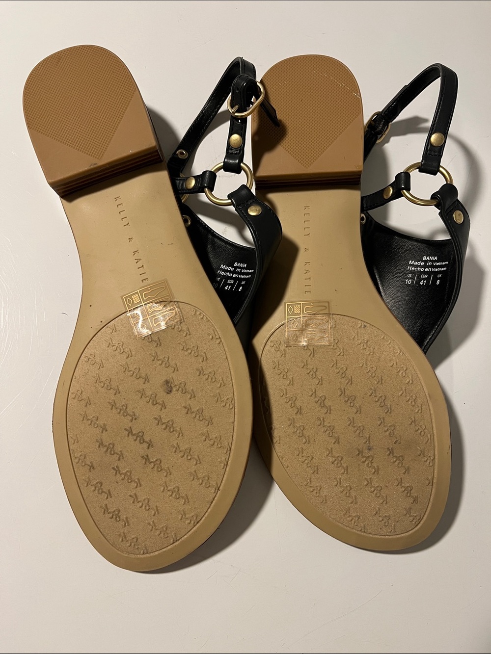 Kelly & Katie Black Leather T-Strap Sandals 10 - Picture 3 of 7